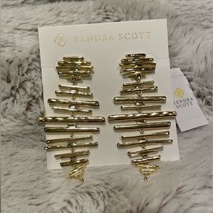 NWT Kendra Scott Rylan Statement Earrings in Gold